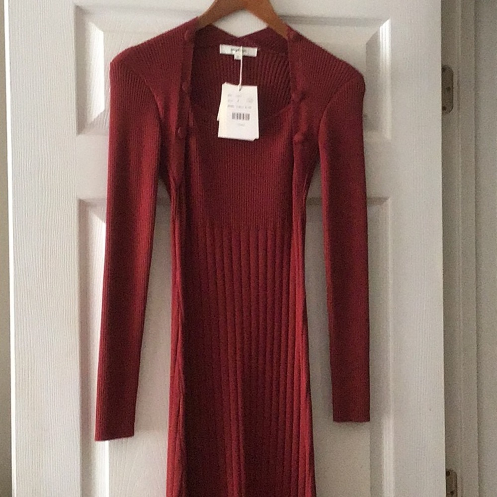 Simple retro sweater dress.